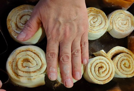 Фото шага рецепта Булочки с корицей Ленивые синнабоны 191167 шаг 10  