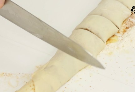 Фото шага рецепта Булочки с корицей 126533 шаг 8  