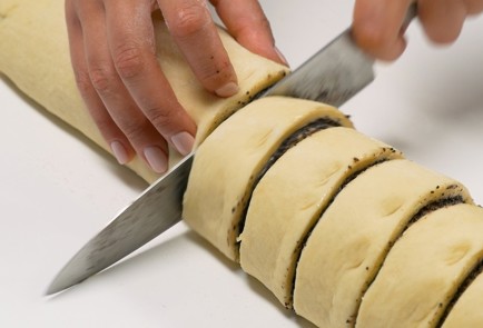 Фото шага рецепта Булочки с маком 151158 шаг 13  