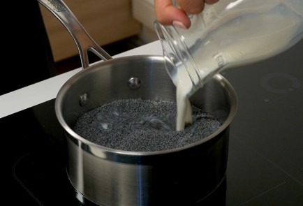 Фото шага рецепта Булочки с маком 151158 шаг 8  