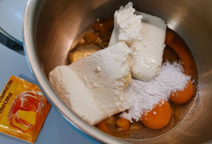 Фото шага рецепта Булочки с сыром 188922 шаг 3  