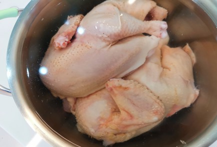 Фото шага рецепта Бульон из корнишона с шафраном 187686 шаг 4  