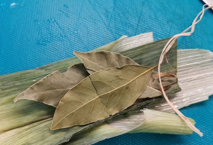 Фото шага рецепта Бульон из свинины пофранцузски 174890 шаг 6  