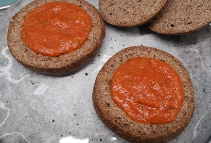 Фото шага рецепта Бургер с сыром 190751 шаг 1  