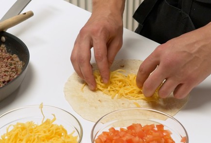 Фото шага рецепта Буррито 139911 шаг 9  