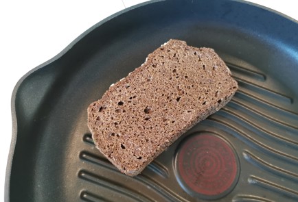 Фото шага рецепта Бутерброд погрузински 186424 шаг 3  