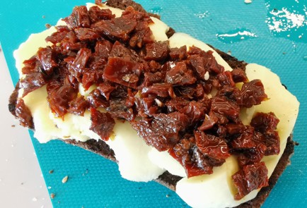 Фото шага рецепта Бутерброд погрузински 186424 шаг 9  