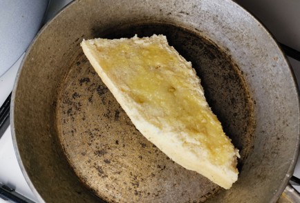 Фото шага рецепта Бутерброд с авокадо 189303 шаг 2  