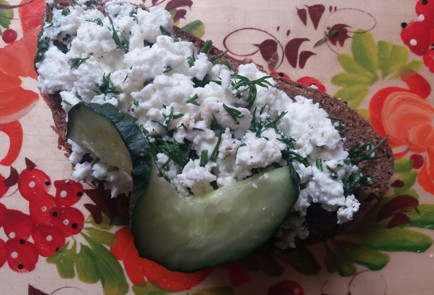 Фото шага рецепта Бутерброд с деревенским творогом 138774 шаг 3  