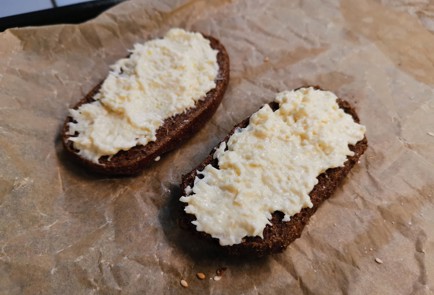 Фото шага рецепта Бутерброд с грибами 191595 шаг 7  