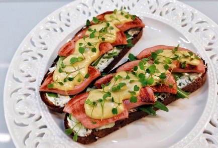 Фото шага рецепта Бутерброд с колбасой 188887 шаг 10  