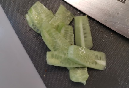 Фото шага рецепта Бутерброд с колбасой 188887 шаг 2  