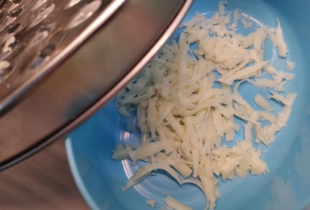 Фото шага рецепта Бутерброд с колбасой 190530 шаг 3  