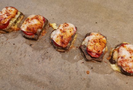 Фото шага рецепта Бутерброд с колбасой 190530 шаг 9  