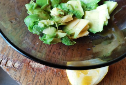 Фото шага рецепта Бутерброд с красной рыбой 189480 шаг 4  