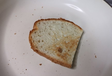 Фото шага рецепта Бутерброд с красной рыбой 189480 шаг 8  