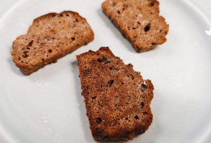 Фото шага рецепта Бутерброд с помидорами 190531 шаг 5  