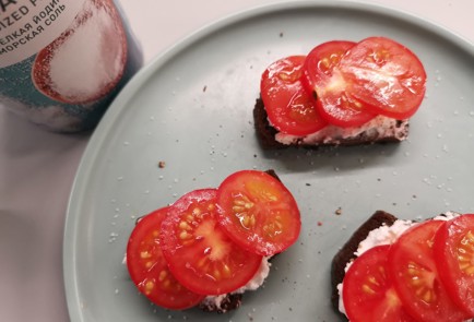 Фото шага рецепта Бутерброд с помидорами 190531 шаг 9  