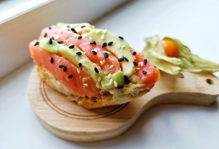 Фото шага рецепта Бутерброд с рыбой 189274 шаг 10  