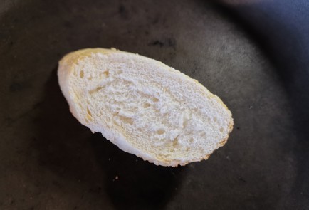 Фото шага рецепта Бутерброд с рыбой 189274 шаг 2  