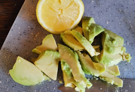 Фото шага рецепта Бутерброд с рыбой 189274 шаг 6  