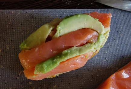 Фото шага рецепта Бутерброд с рыбой 189274 шаг 9  