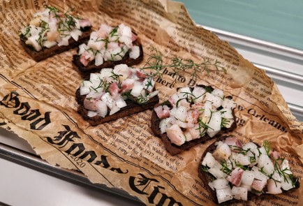 Фото шага рецепта Бутерброд с рыбой 190532 шаг 10  