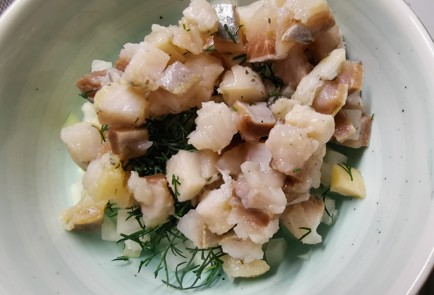 Фото шага рецепта Бутерброд с рыбой 190532 шаг 5  