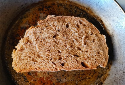 Фото шага рецепта Бутерброд с селедкой 189308 шаг 1  