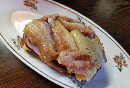 Фото шага рецепта Бутерброд с селедкой 189308 шаг 11  