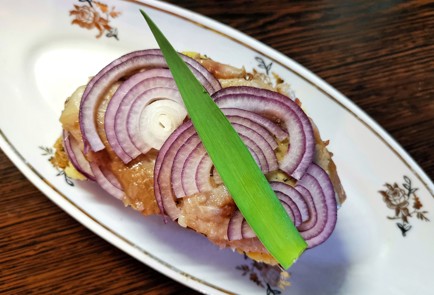 Фото шага рецепта Бутерброд с селедкой 189308 шаг 13  