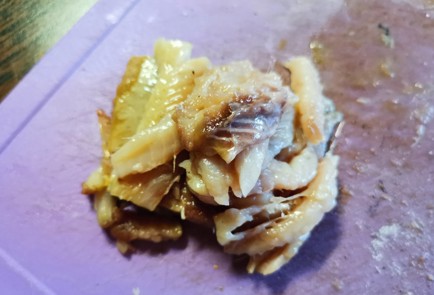 Фото шага рецепта Бутерброд с селедкой 189308 шаг 4  