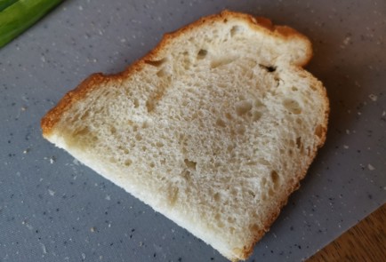 Фото шага рецепта Бутерброд с семгой 189479 шаг 2  