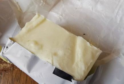 Фото шага рецепта Бутерброд с семгой 189479 шаг 3  