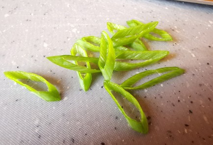 Фото шага рецепта Бутерброд с семгой 189479 шаг 6  