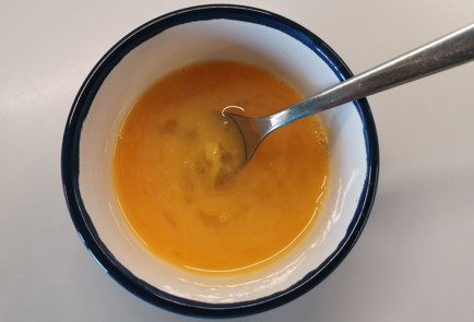 Фото шага рецепта Бутерброд с сыром 190529 шаг 2  