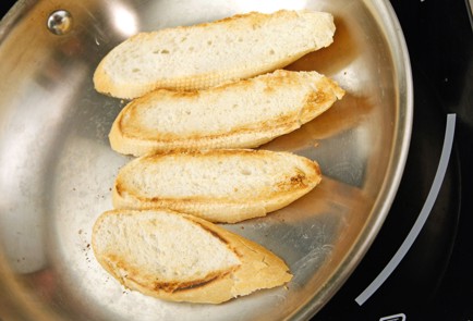 Фото шага рецепта Бутерброд с творожным сыром и печеным перцем 58363 шаг 5  