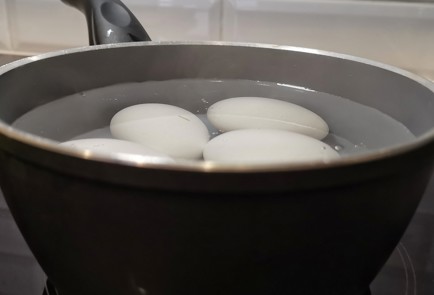 Фото шага рецепта Бутерброд с яичношпротной намазкой 152328 шаг 1  