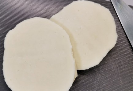 Фото шага рецепта Бутерброды из сыра халуми 174150 шаг 1  