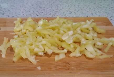 Фото шага рецепта Бутерброды минипицца 186595 шаг 4