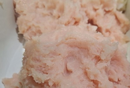 Фото шага рецепта Бутерброды на сковороде с сыром и куриным фаршем 189960 шаг 3  