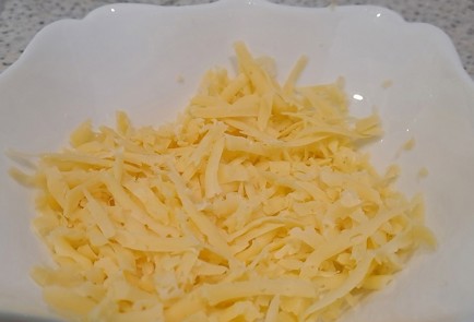 Фото шага рецепта Бутерброды на сковороде с сыром и куриным фаршем 189960 шаг 5  