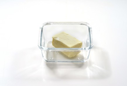 Фото шага рецепта Бутерброды с икрой укропом и сметаной 152955 шаг 2  