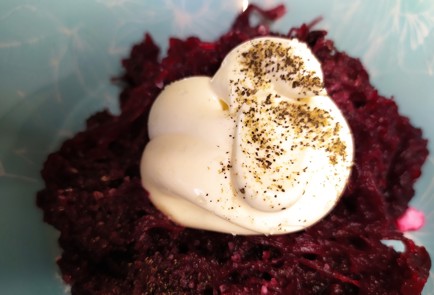 Фото шага рецепта Бутерброды с килькой пряного посола 189244 шаг 4