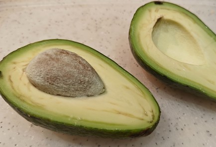 Фото шага рецепта Бутерброды с креветками 191387 шаг 8  