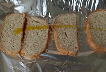 Фото шага рецепта Бутерброды с печеными черри и сыром камамбер 189359 шаг 8  