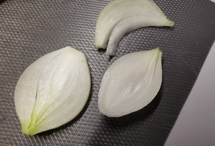 Фото шага рецепта Бутербродыканапе с салом 191045 шаг 3  