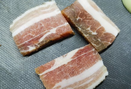 Фото шага рецепта Бутербродыканапе с салом 191045 шаг 8  