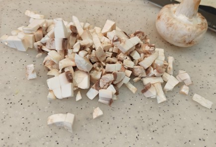 Фото шага рецепта Бутерброды с шампиньонами и сыром 190719 шаг 5