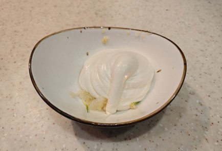 Фото шага рецепта Бутерброды со шпротами и огурцом 176171 шаг 5  